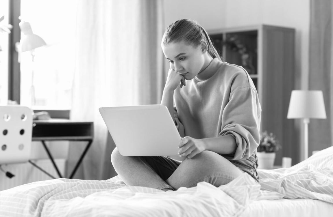 Profesionales en sesión de análisis presupuestario