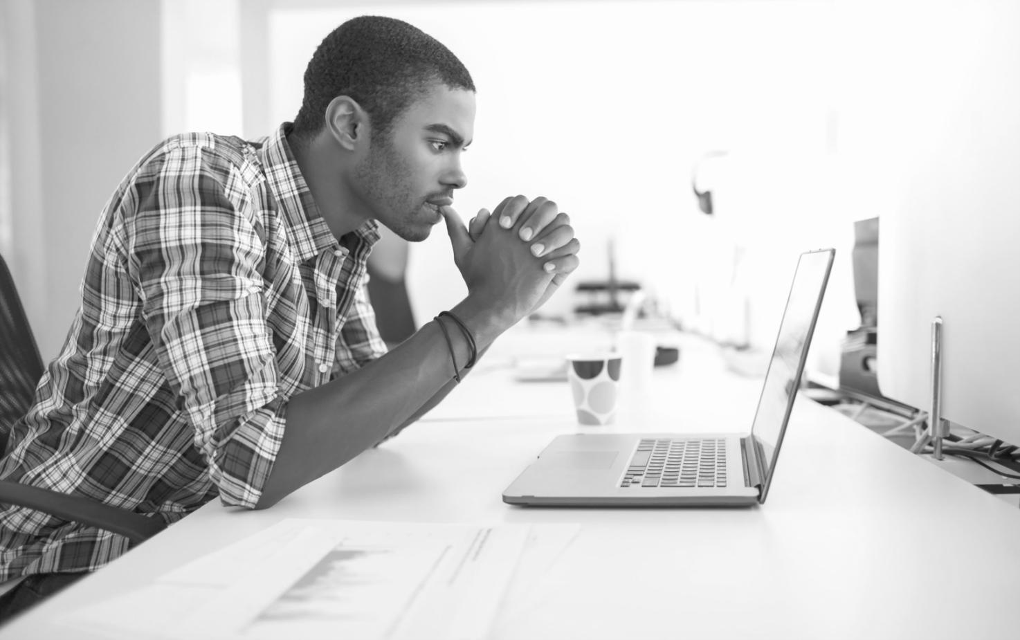 Sesión de webinar interactiva donde los participantes colaboran en tiempo real